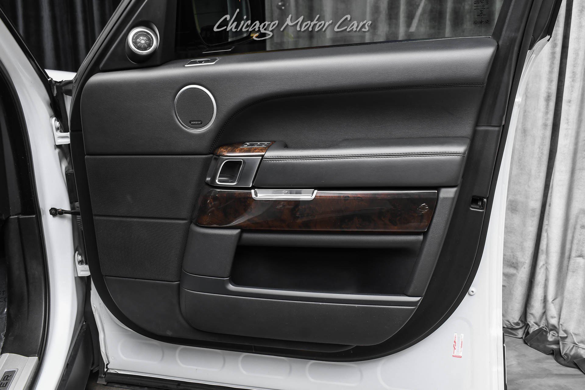 Used 2016 Land Rover Range Rover Long Wheelbase Supercharged image 37