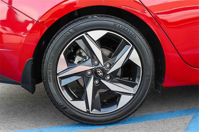 Certified 2023 Hyundai Elantra Limited image 8