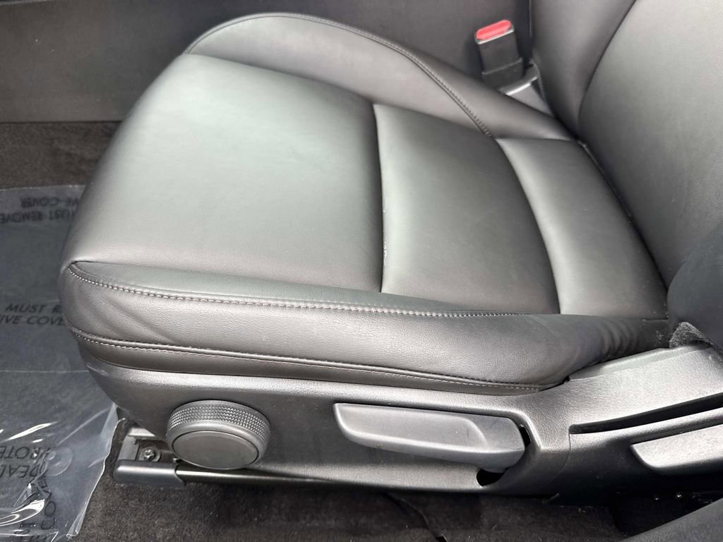 Certified 2025 MAZDA MAZDA3 s Sport FWD image 29