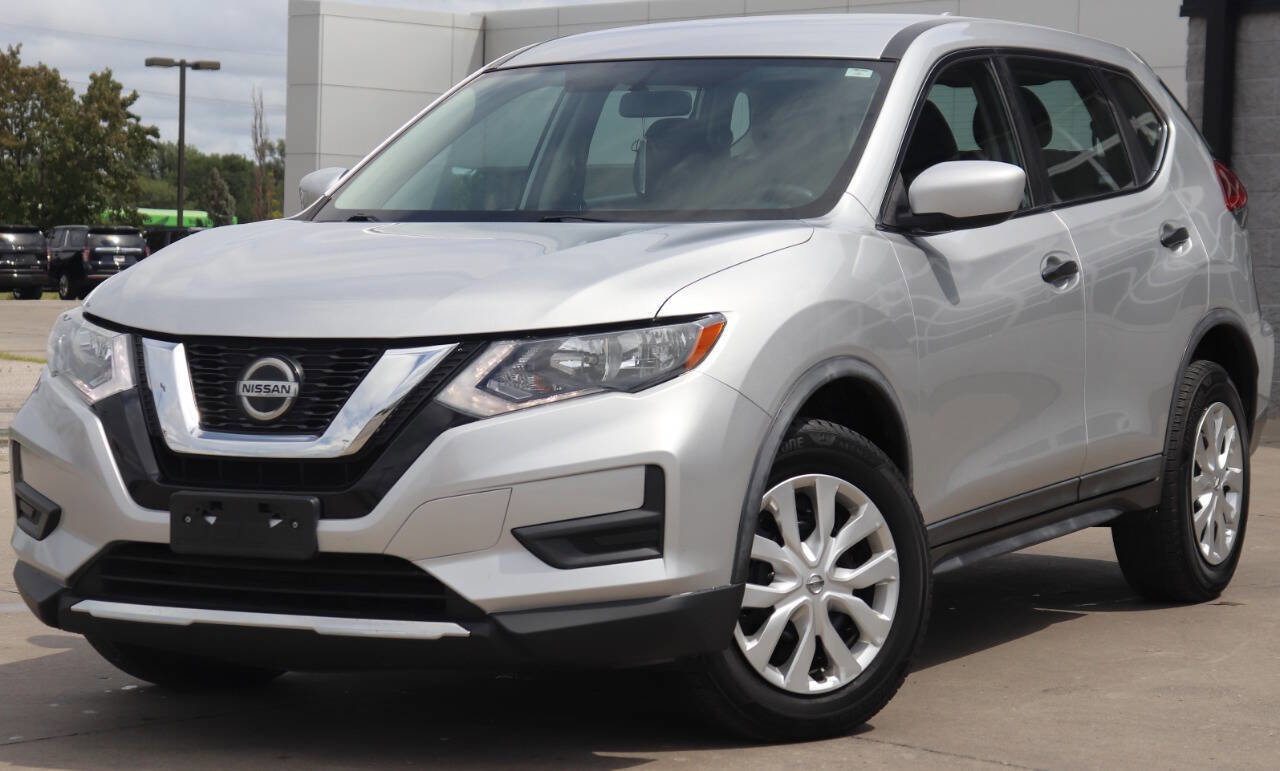 Used 2018 Nissan Rogue S image 3
