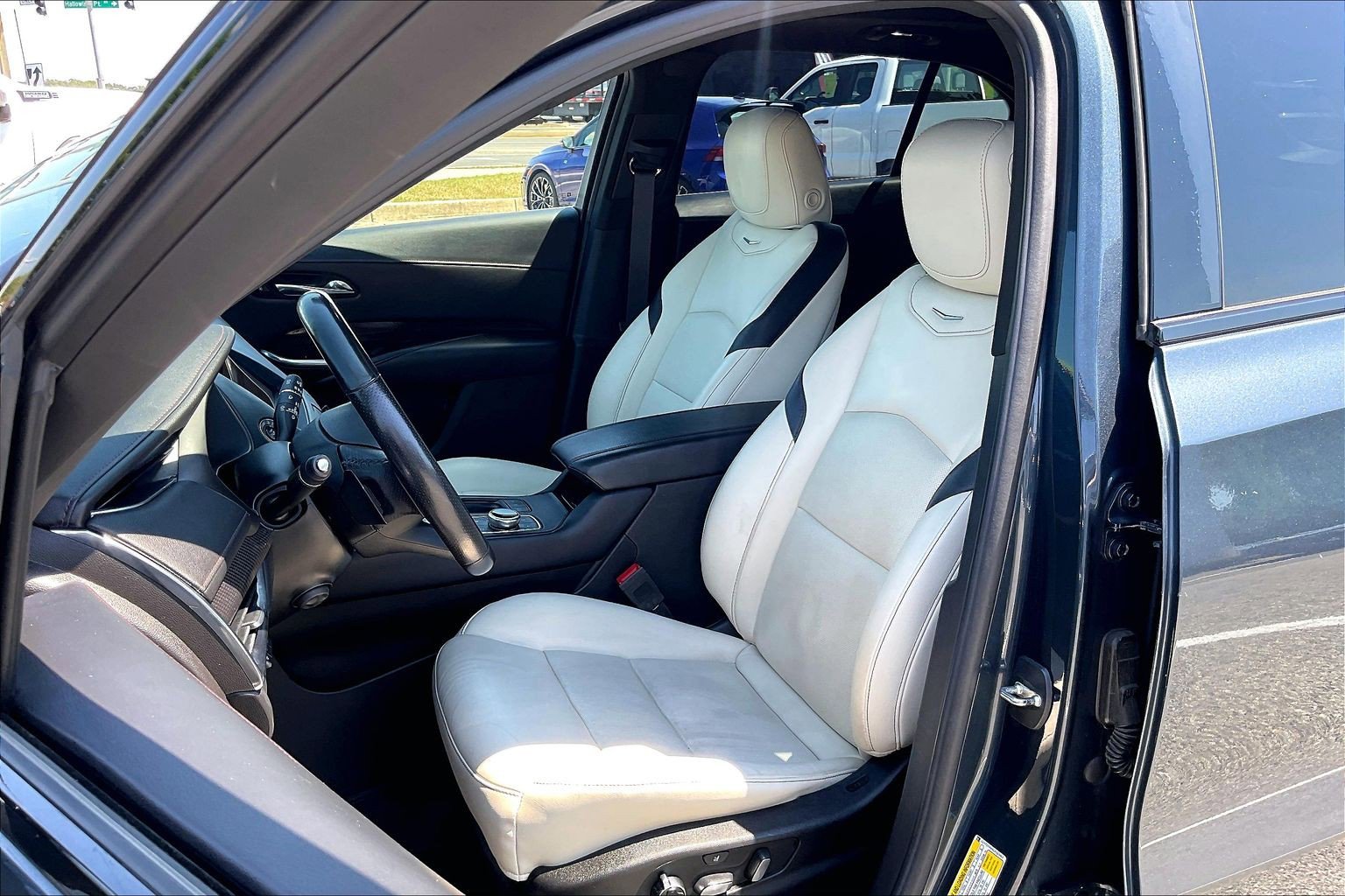Used 2020 Cadillac XT4 Sport AWD/4WD image 23