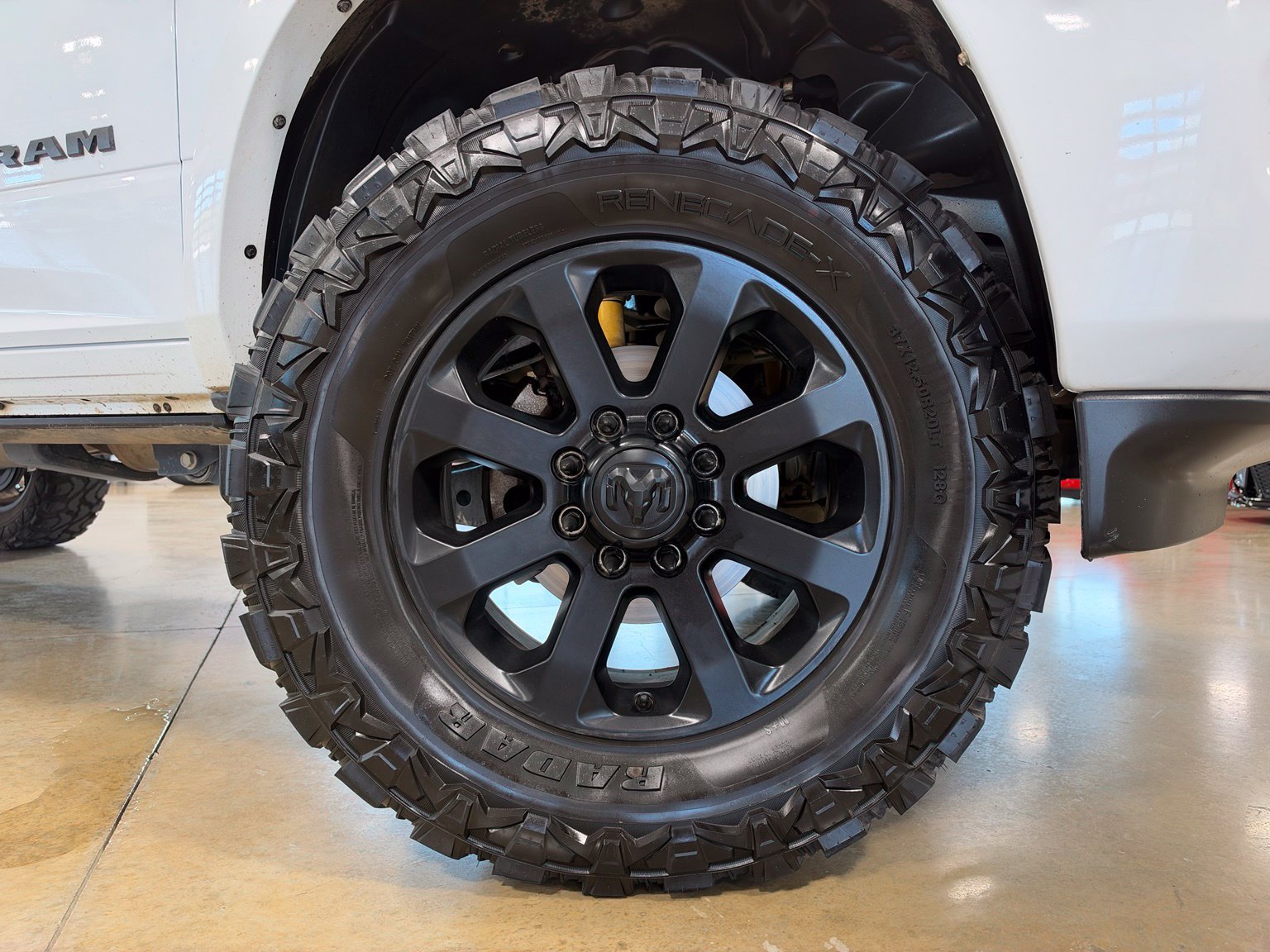 Used 2022 RAM 2500 Laramie w/ Night Edition AWD/4WD image 10
