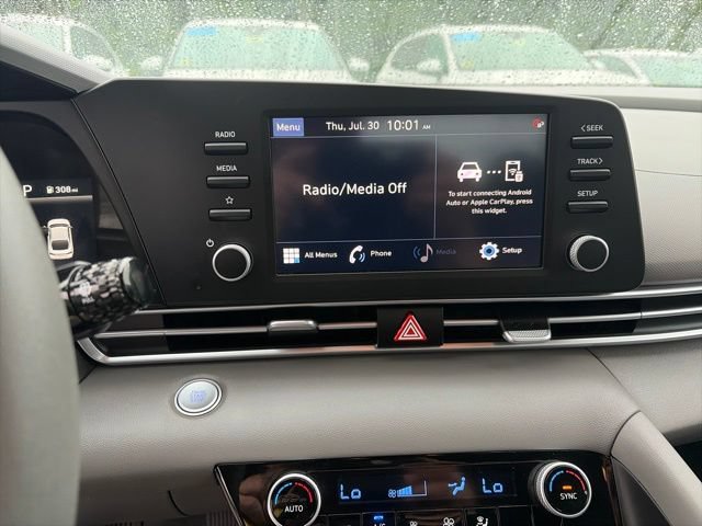 Used 2023 Hyundai Elantra SEL w/ Winter Weather Package FWD image 22