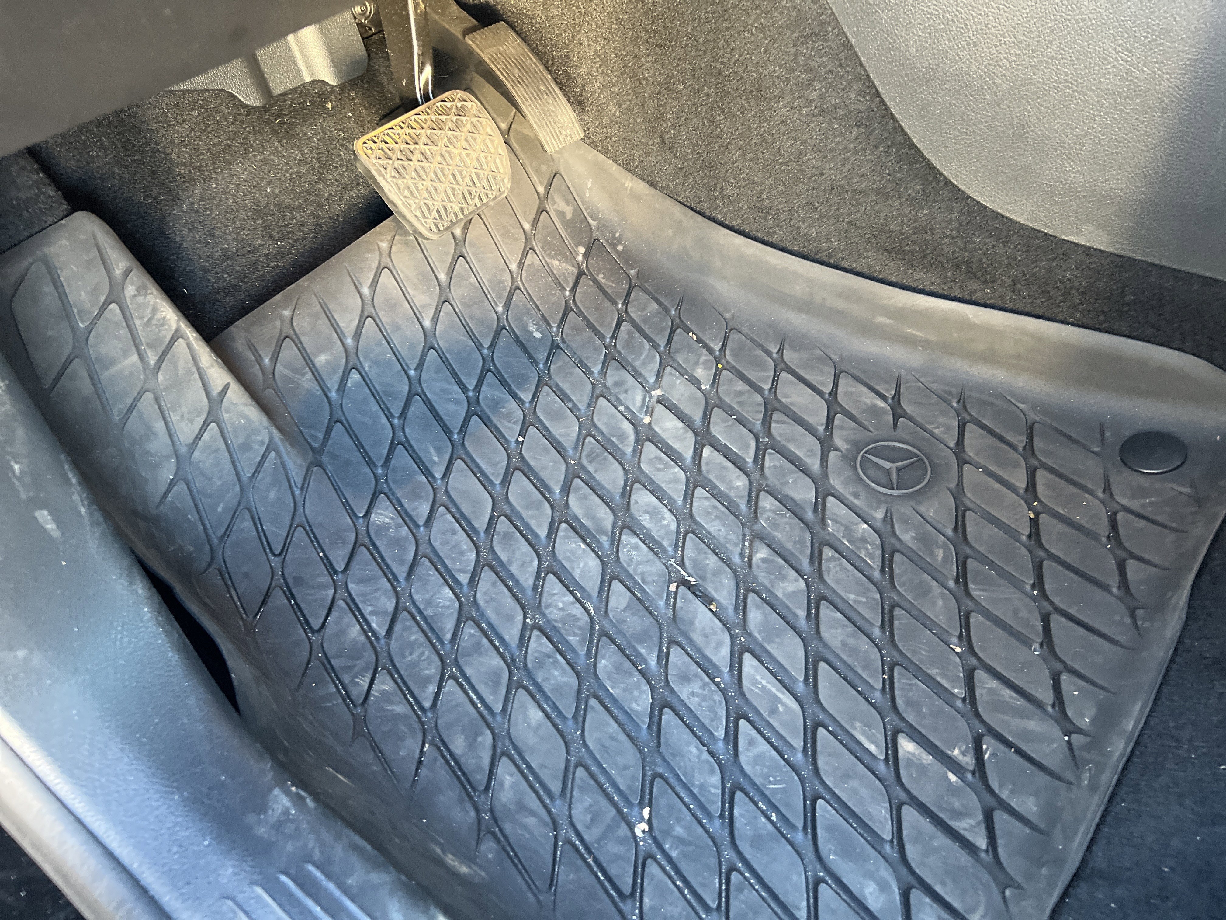 Certified 2025 Mercedes-Benz GLB 250 4MATIC image 17