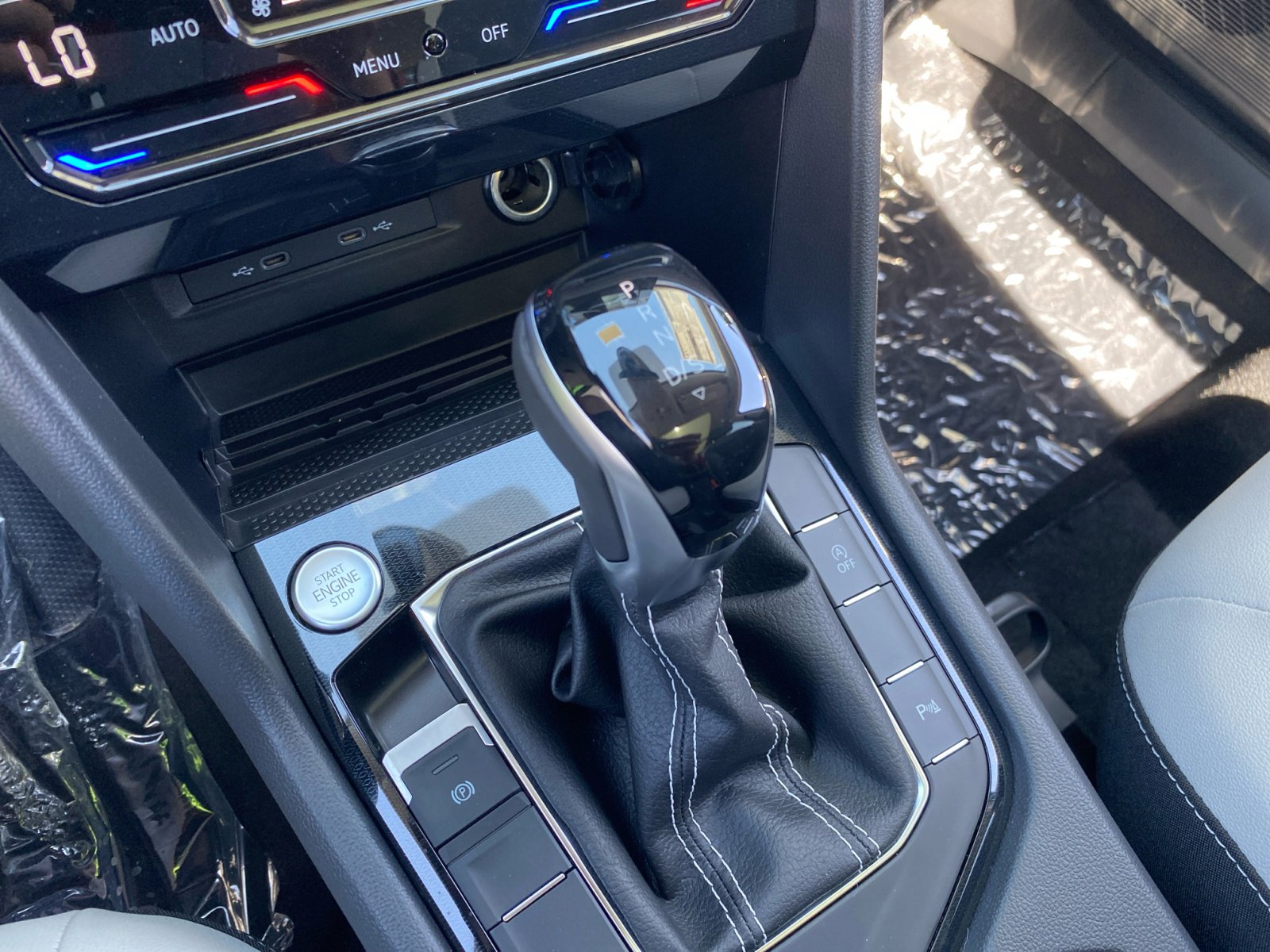 New 2025 Volkswagen Taos SE image 15