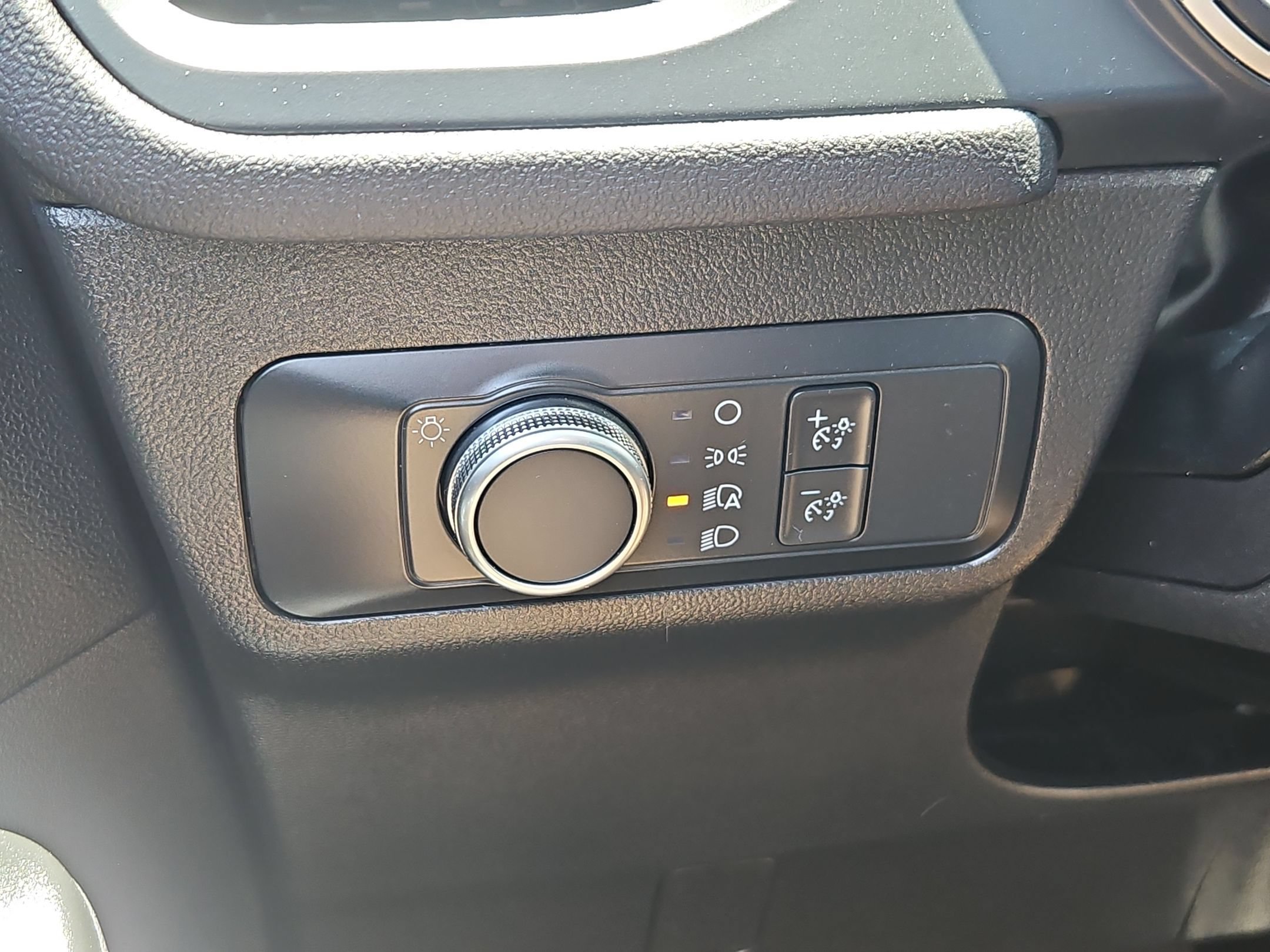 Used 2022 Ford Escape SE w/ SE Sport Appearance Package FWD image 15