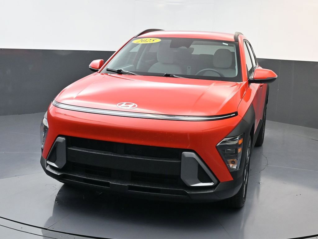 Certified 2025 Hyundai Kona SEL image 8