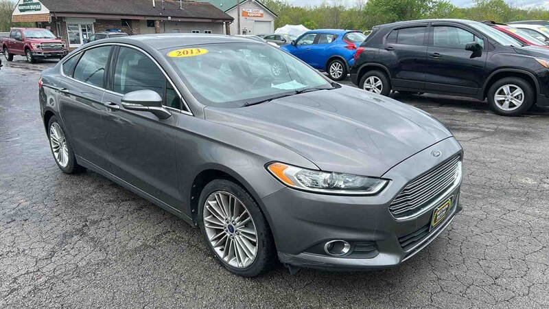 Used 2013 Ford Fusion SE image 2