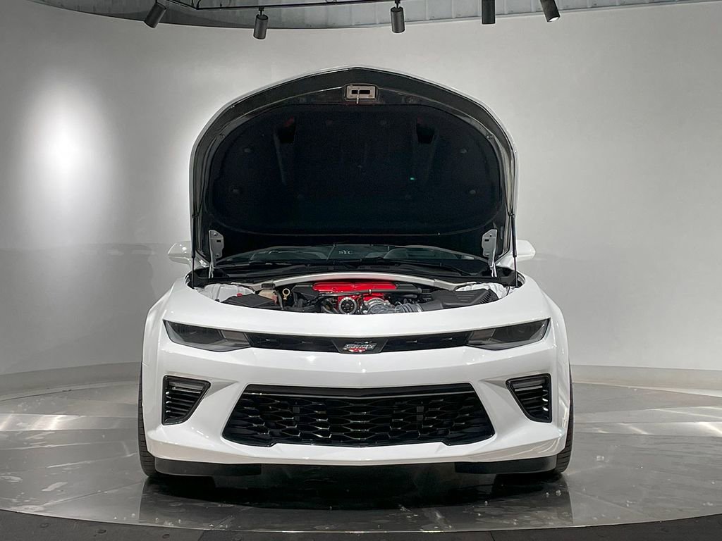 Used 2018 Chevrolet Camaro SS RWD image 22