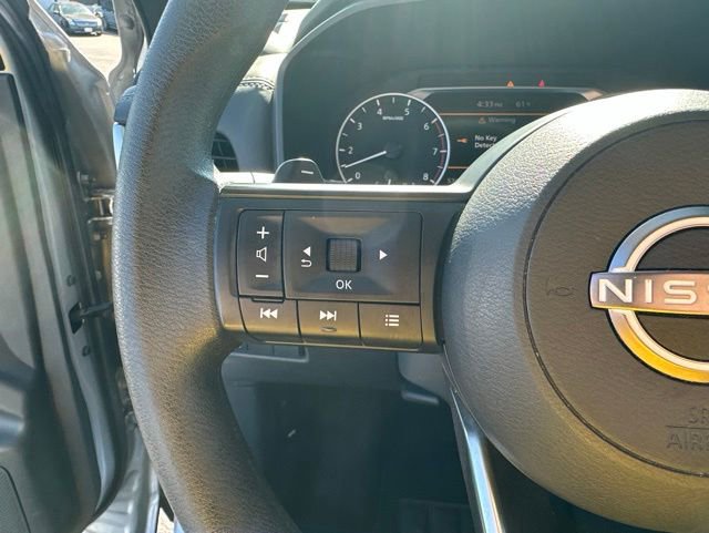 Used 2024 Nissan Rogue S AWD/4WD image 13