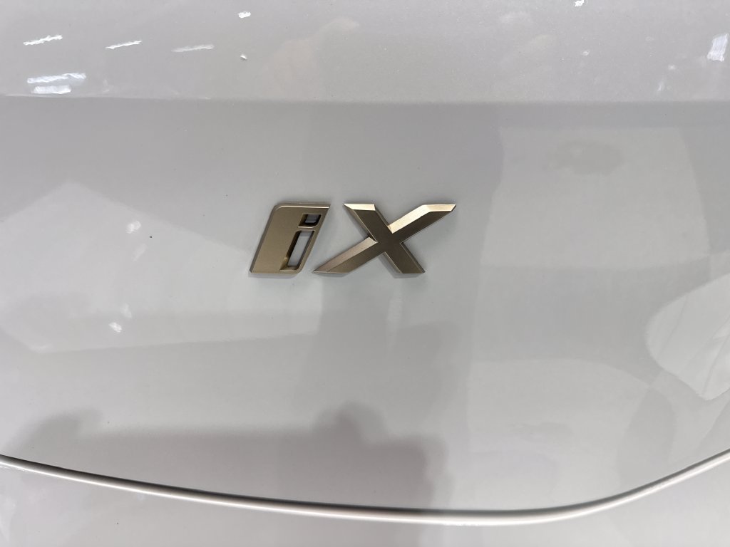 Used 2024 BMW iX xDrive50 w/ Premium Package AWD/4WD image 25