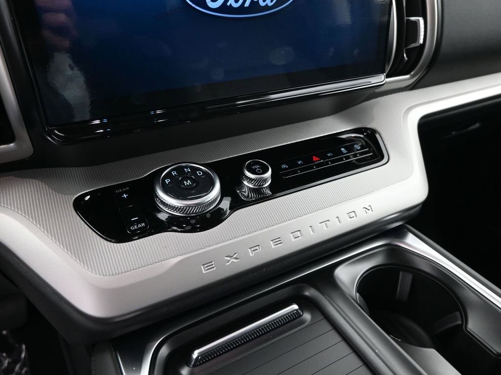 New 2026 Ford Expedition Active image 14
