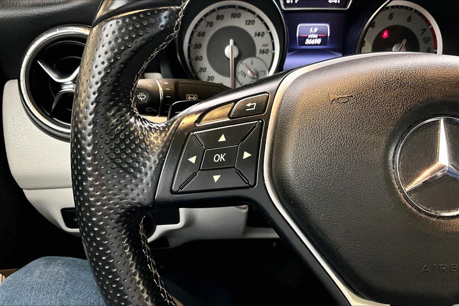Used 2014 Mercedes-Benz CLA 250 image 21
