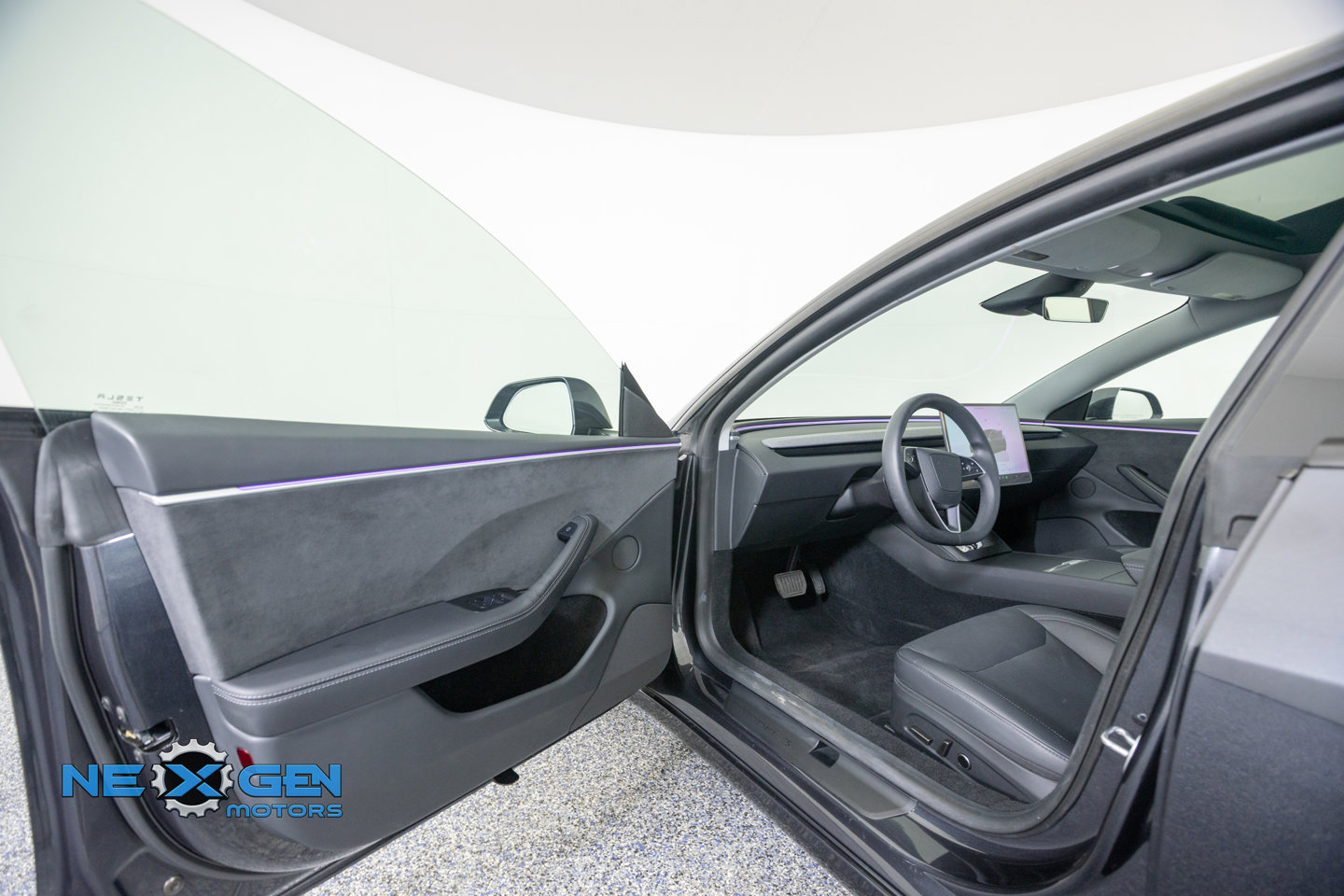 Used 2025 Tesla Model 3 Long Range AWD/4WD image 9
