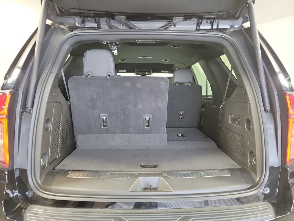Used 2021 Chevrolet Tahoe RST w/ Luxury Package RWD image 26
