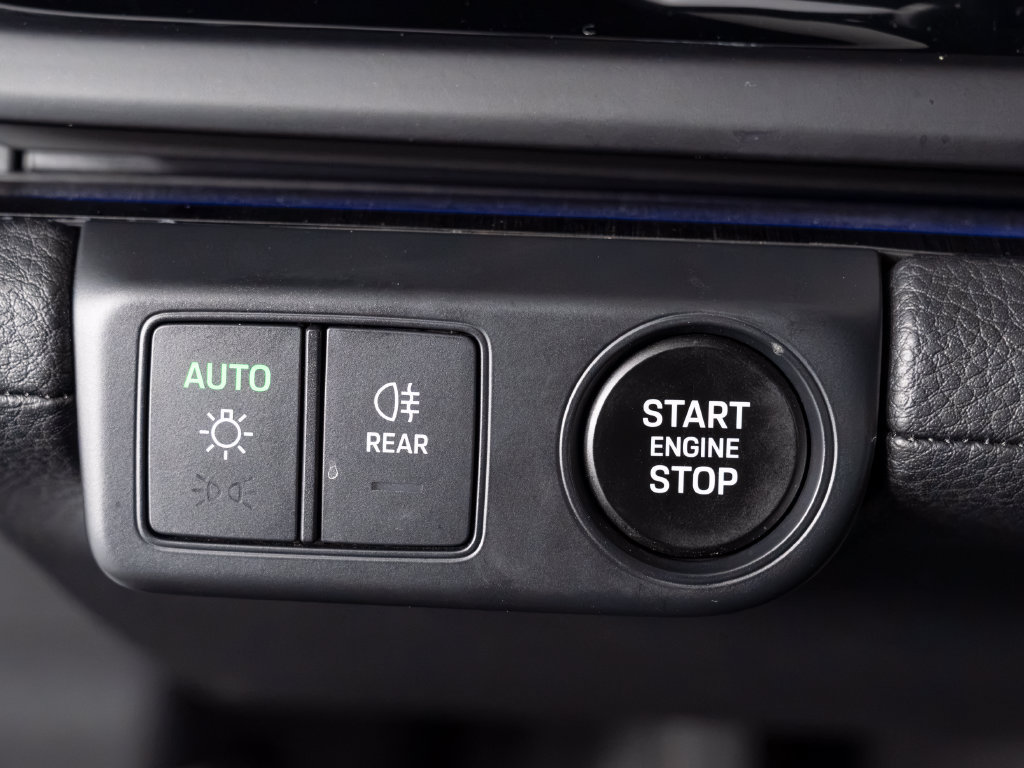 Certified 2025 Porsche Panamera GTS AWD/4WD image 29