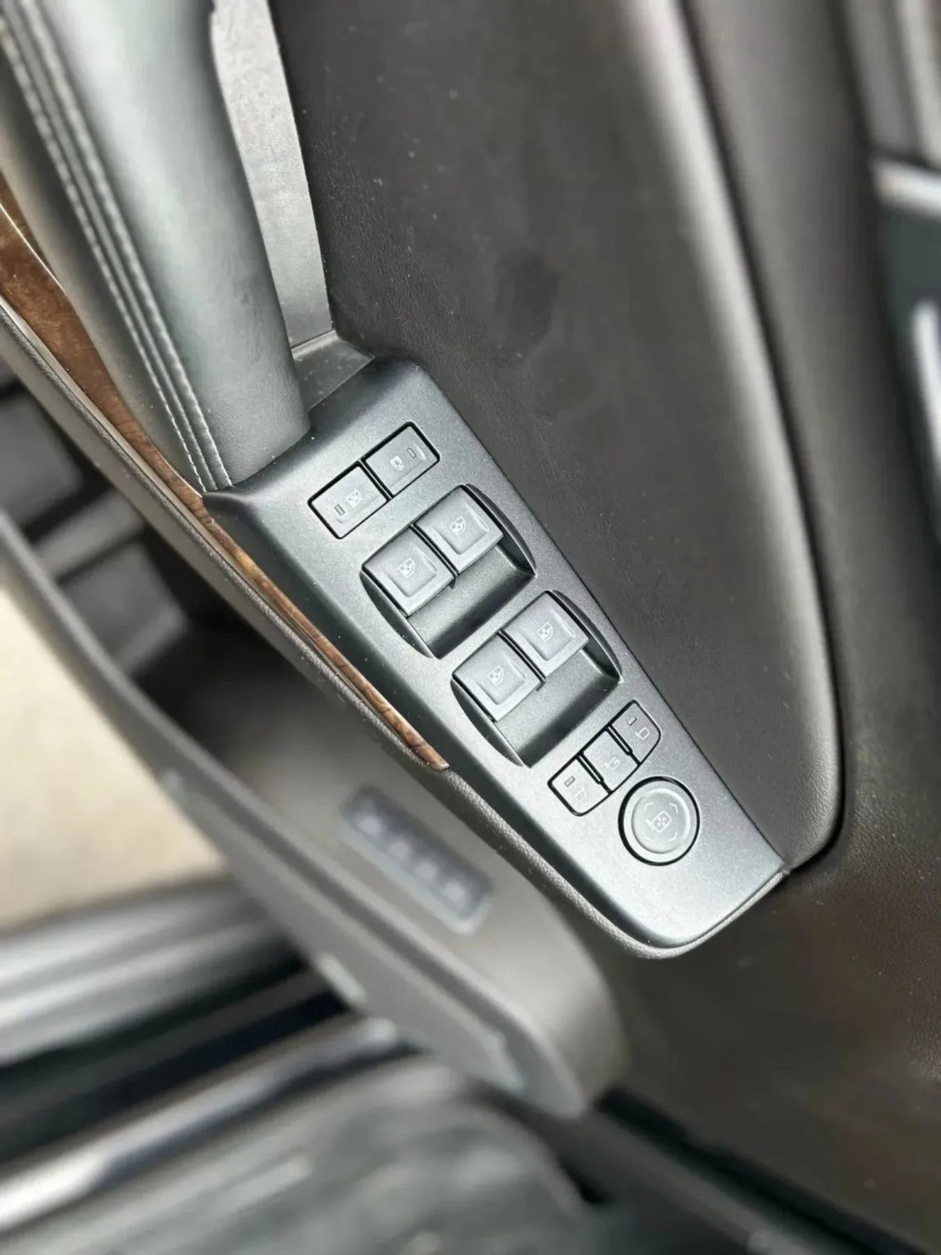 Used 2019 Chevrolet Tahoe LT w/ Luxury Package image 27