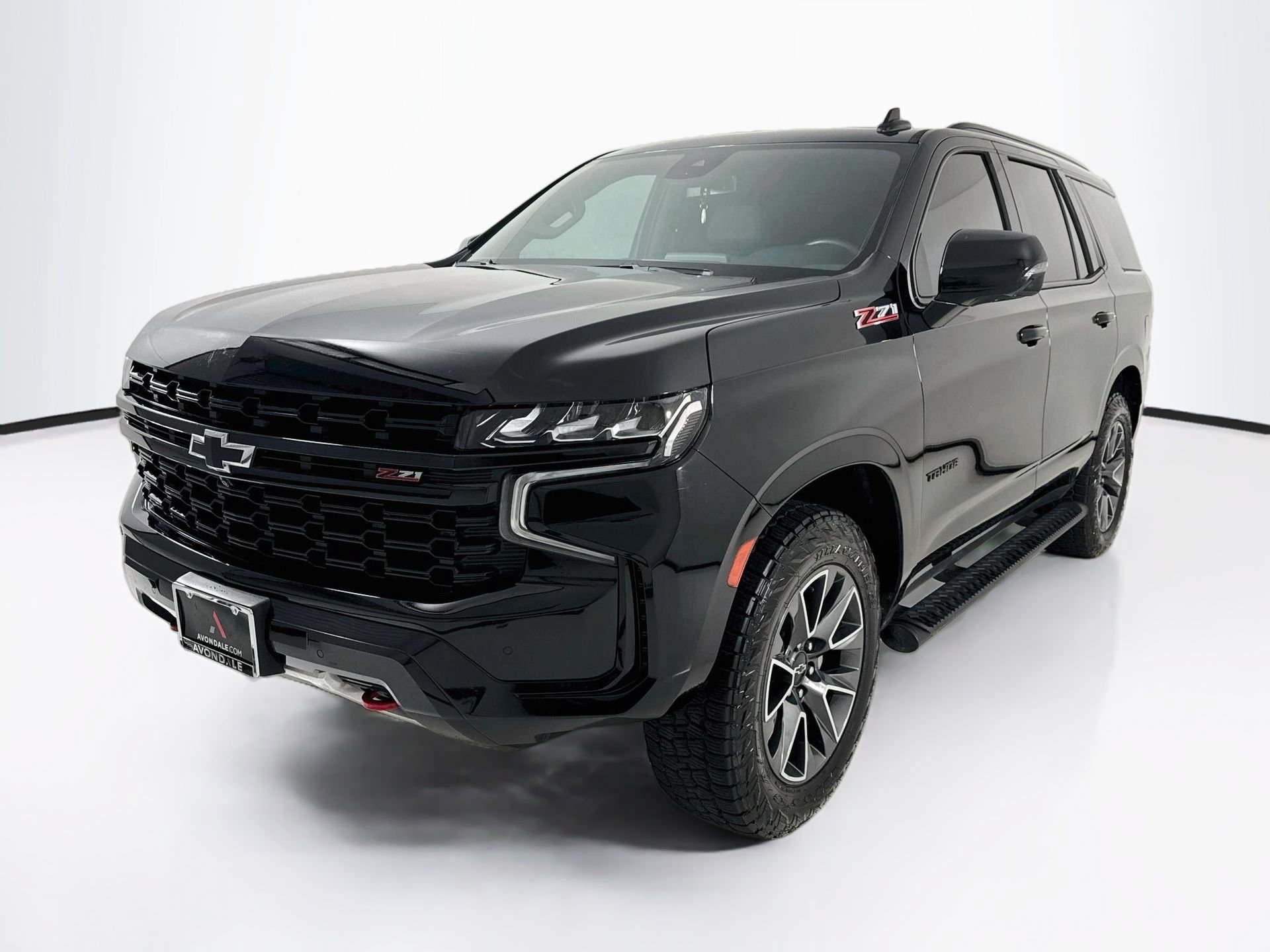 Used 2023 Chevrolet Tahoe Z71 w/ Luxury Package AWD/4WD image 3