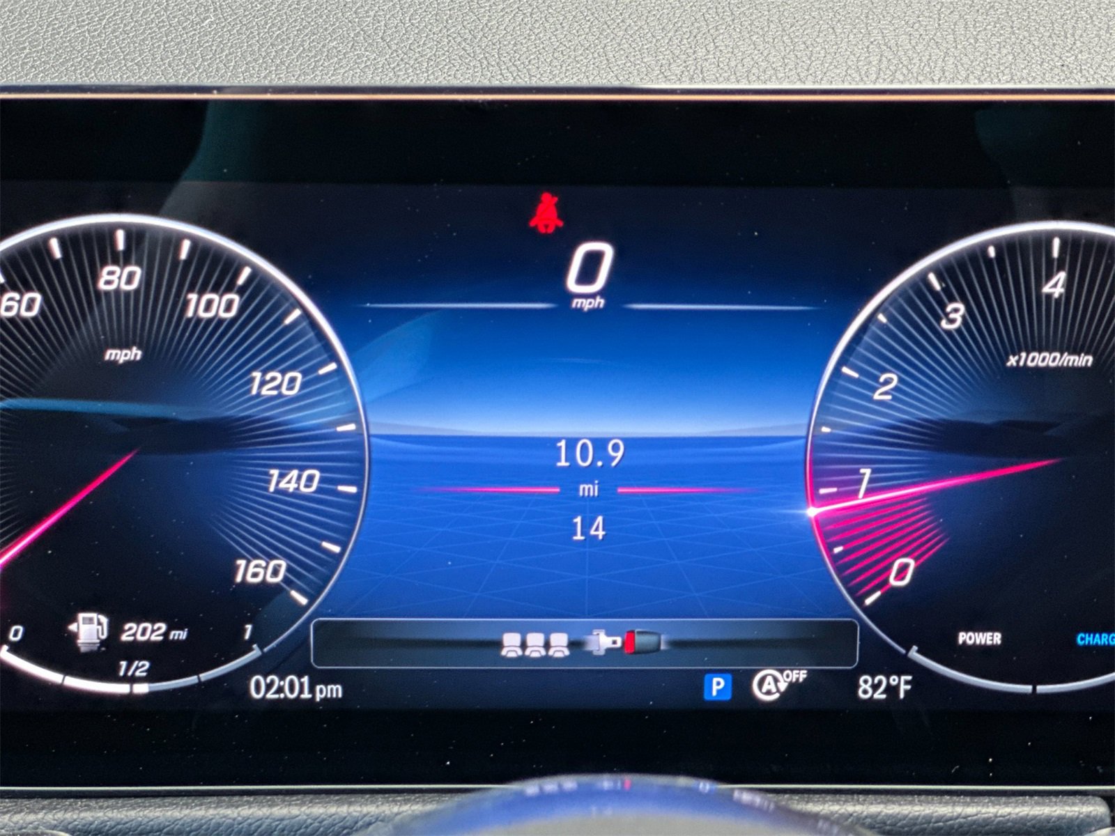 New 2025 Mercedes-Benz GLB 250 4MATIC image 28