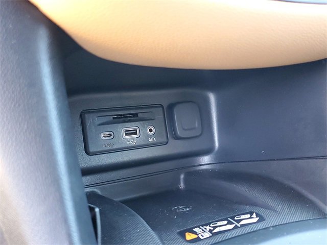 Used 2020 Chevrolet Equinox Premier image 28