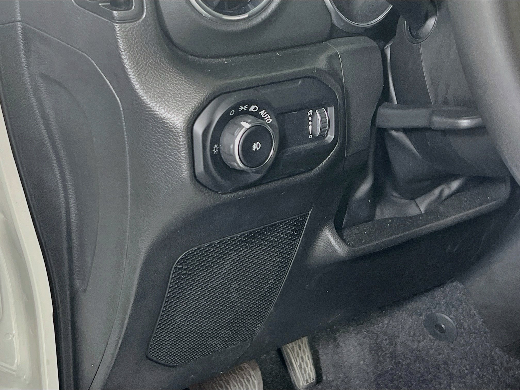 Used 2023 Jeep Wrangler Unlimited Sahara AWD/4WD image 10