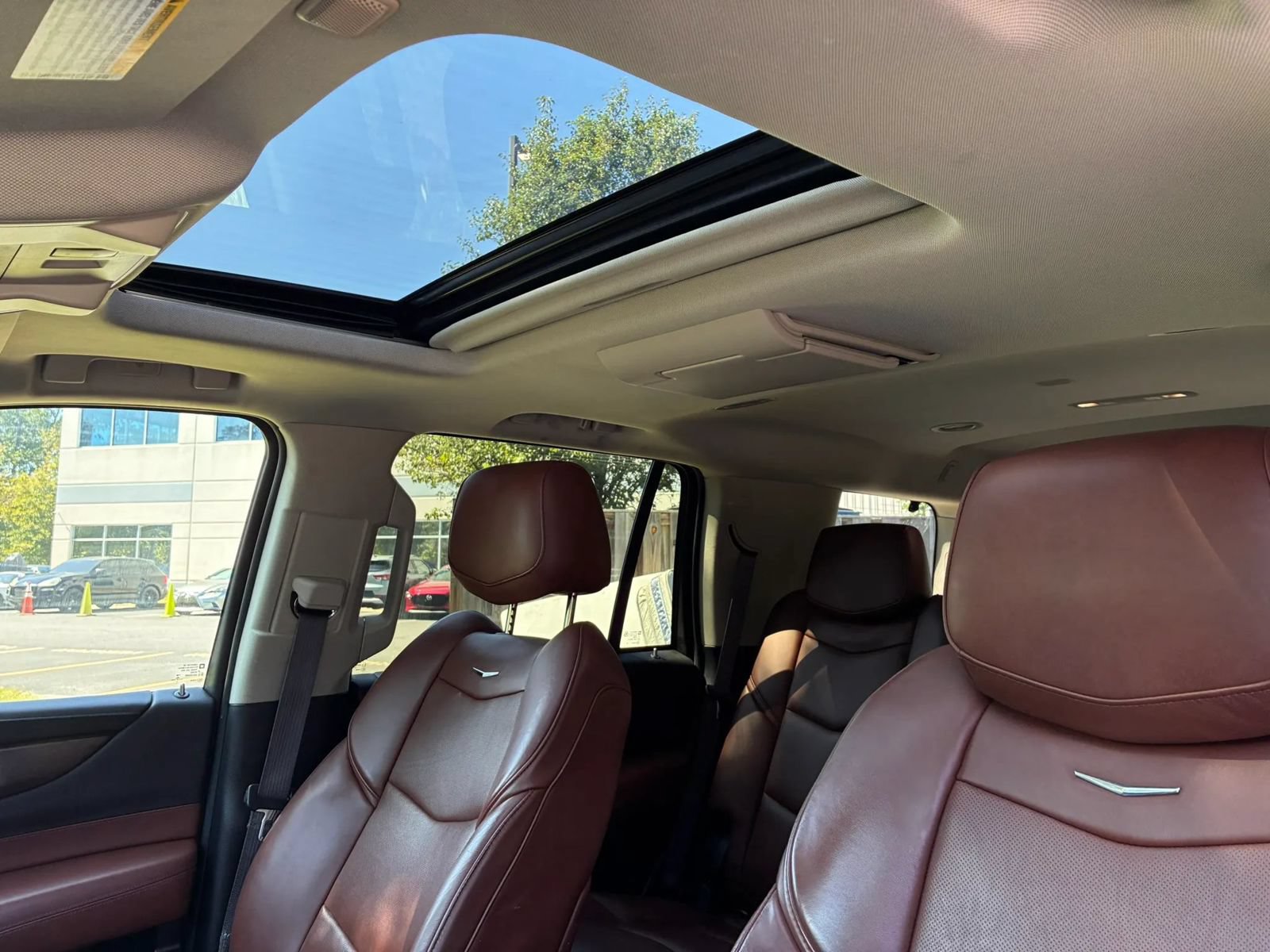 Used 2015 Cadillac Escalade Premium AWD/4WD image 30