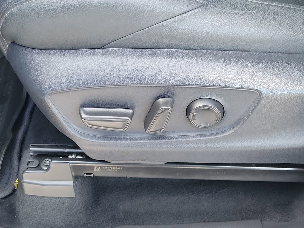 Certified 2025 Toyota Tacoma TRD Off-Road w/ TRD Off Road Premium Package AWD/4WD image 16