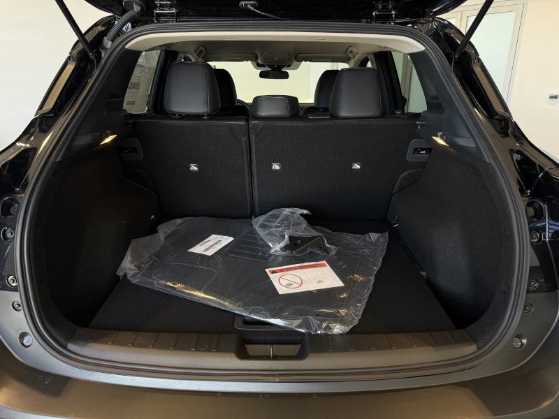 New 2026 Nissan Kicks SR FWD image 27