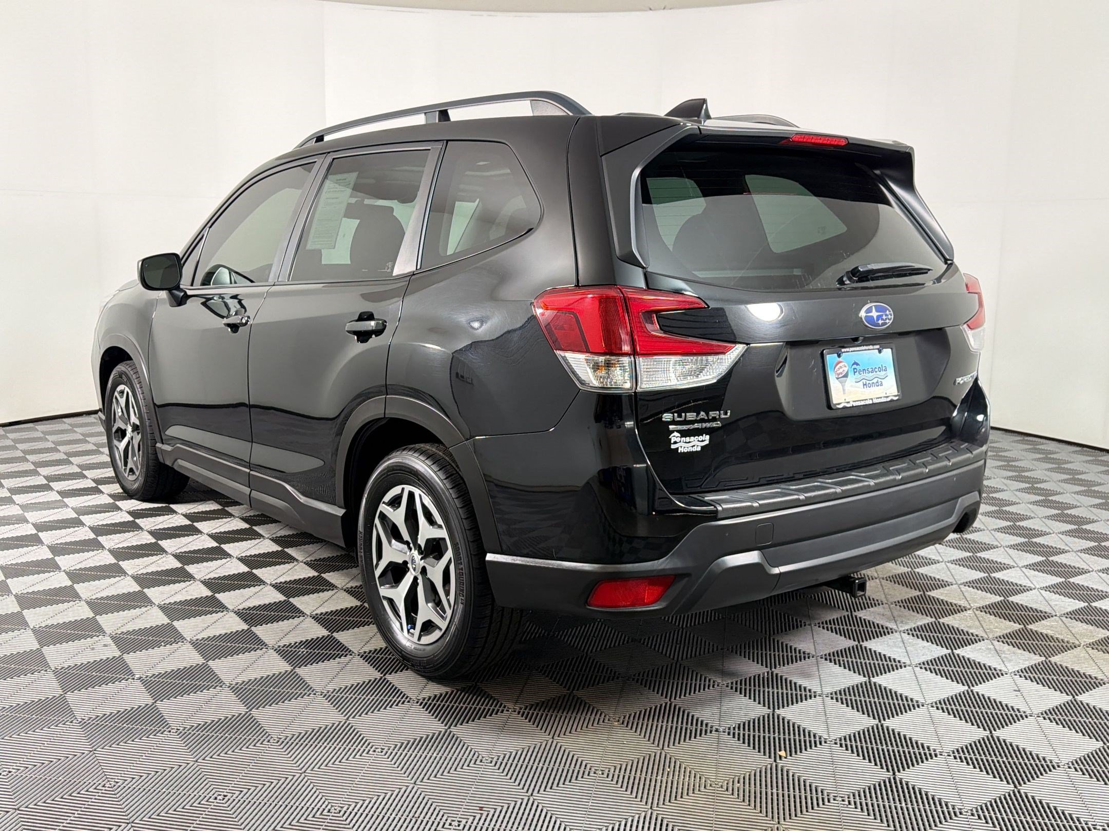 Used 2021 Subaru Forester Premium w/ Popular Package #1 AWD/4WD image 2