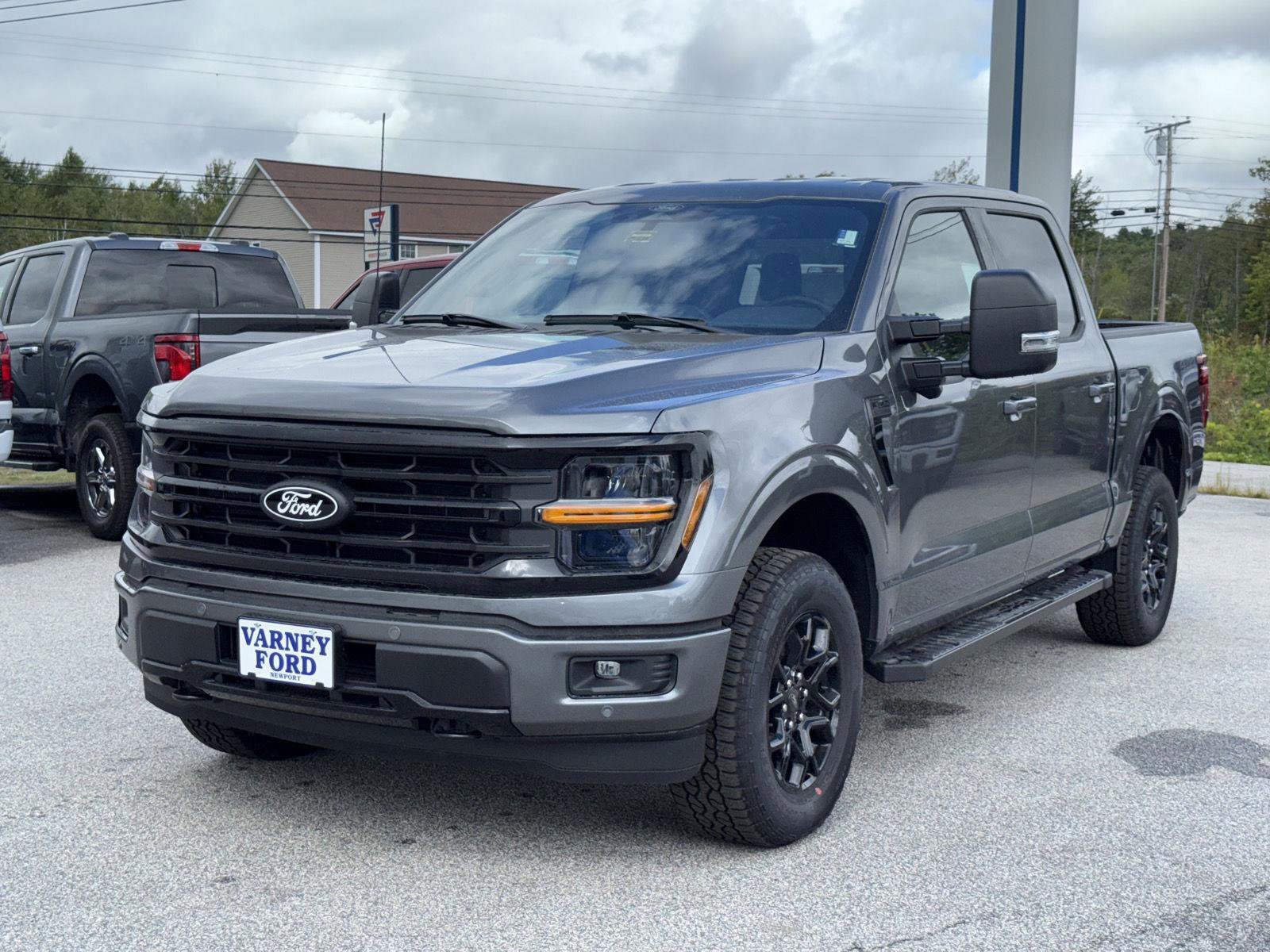 New 2025 Ford F150 XLT w/ Equipment Group 302A MID