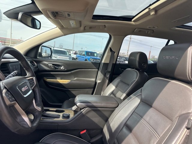 Used 2017 GMC Acadia Denali w/ Technology Package image 32