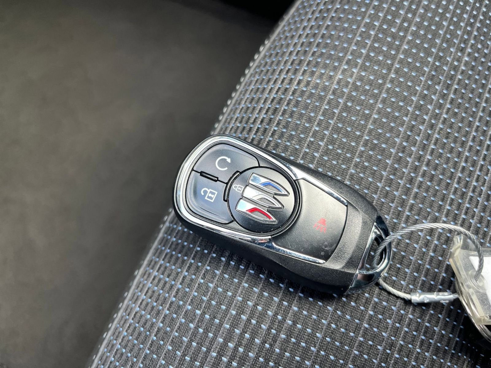 Used 2025 Buick Envista Preferred image 23