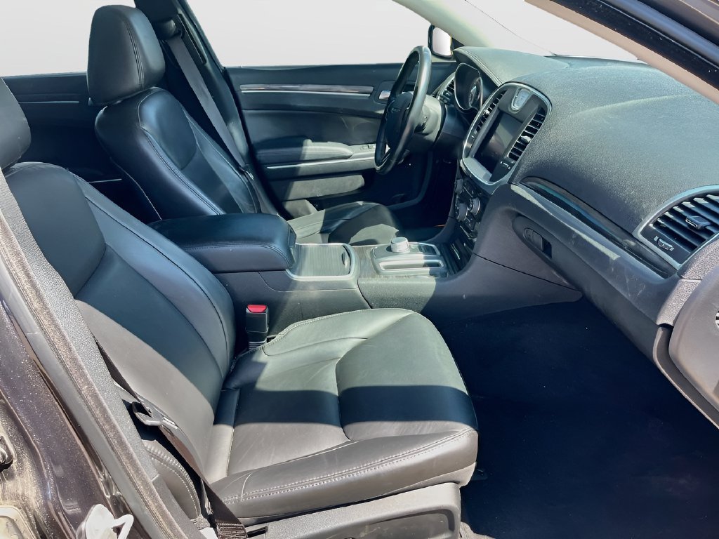 Used 2021 Chrysler 300 Touring L RWD image 28