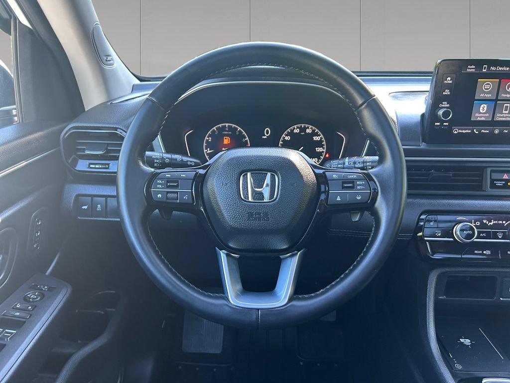 Used 2025 Honda Pilot Touring image 13