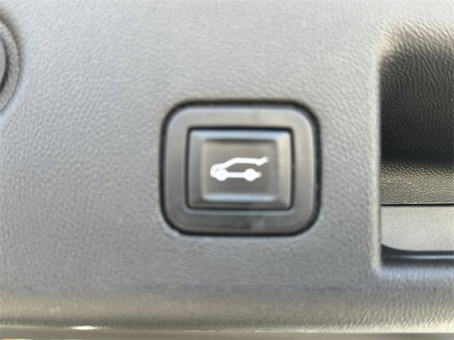 Certified 2022 Chevrolet Equinox RS w/ RS Leather Package image 12