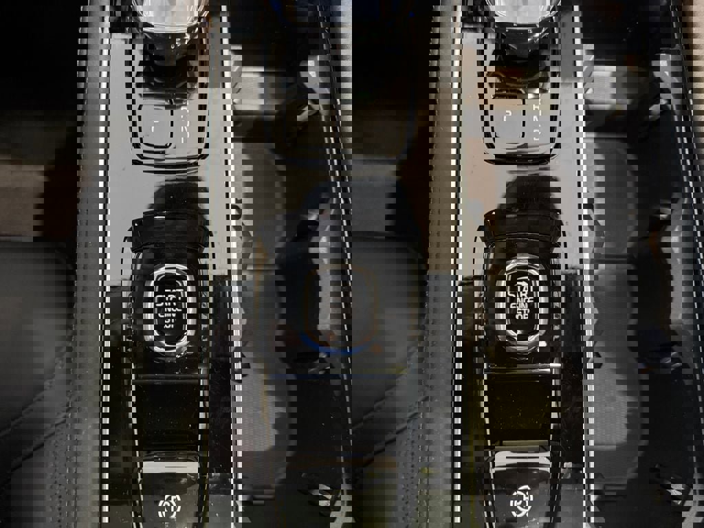 New 2026 Volvo XC90 B5 Core w/ Protection Package Premier image 17