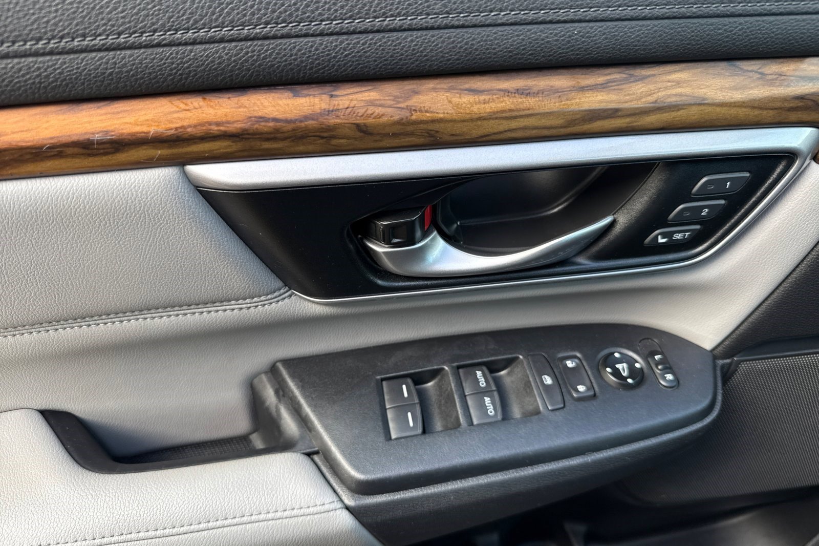 Used 2018 Honda CR-V EX-L image 12