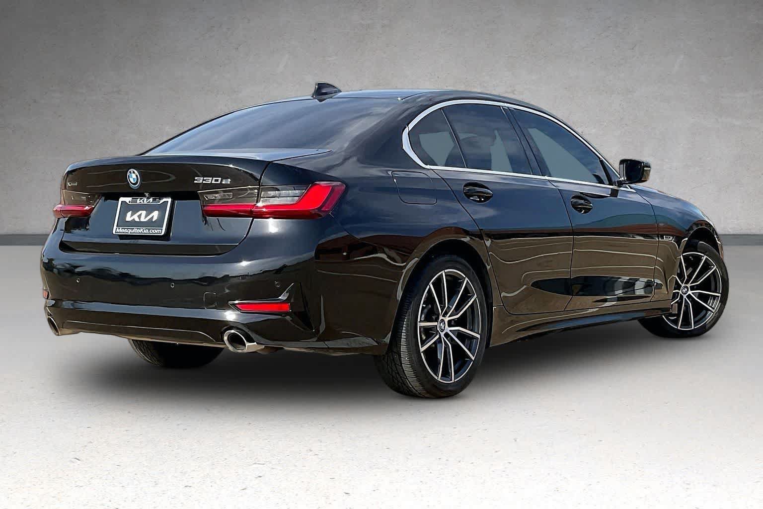 Used 2022 BMW 330e xDrive AWD/4WD image 22