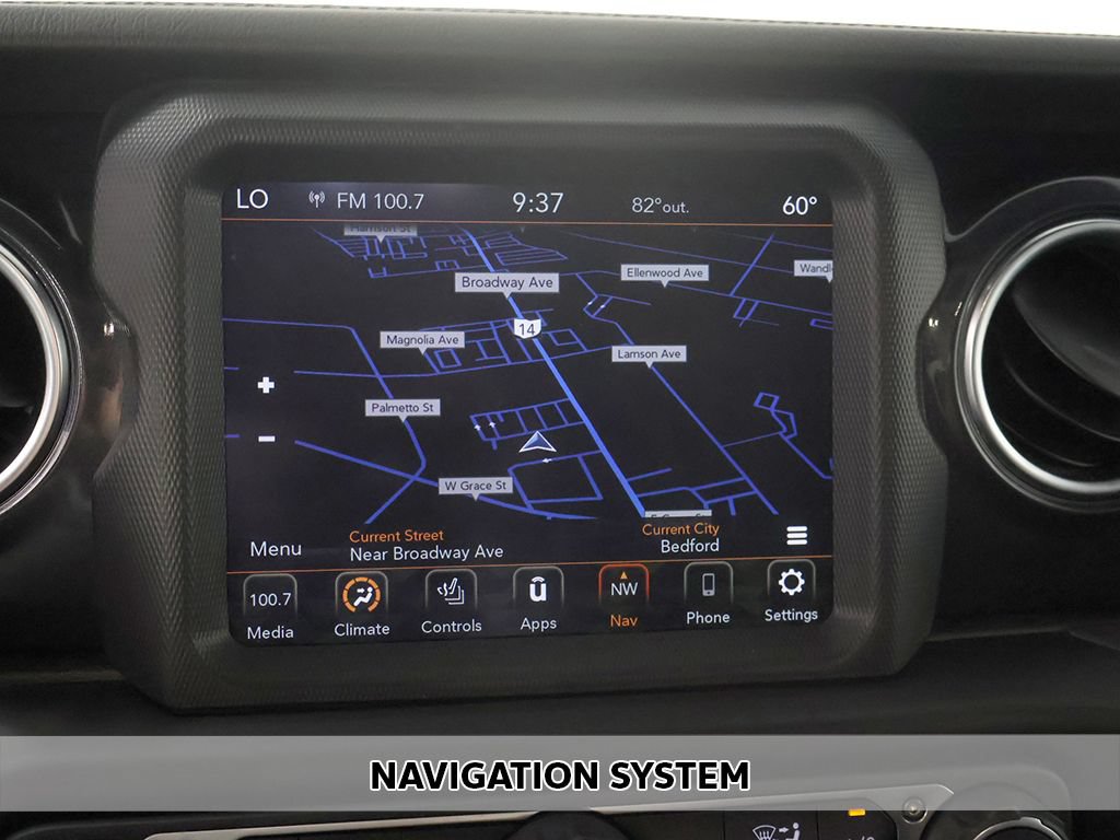 Used 2023 Jeep Wrangler Unlimited Sahara AWD/4WD image 3