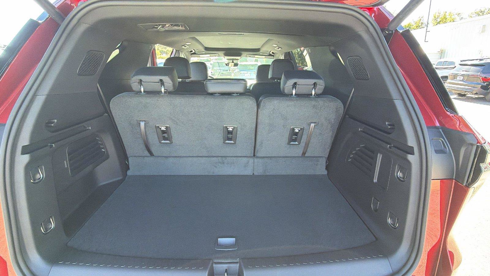 New 2027 Chevrolet Traverse LT w/ Driver Confidence Package FWD image 14