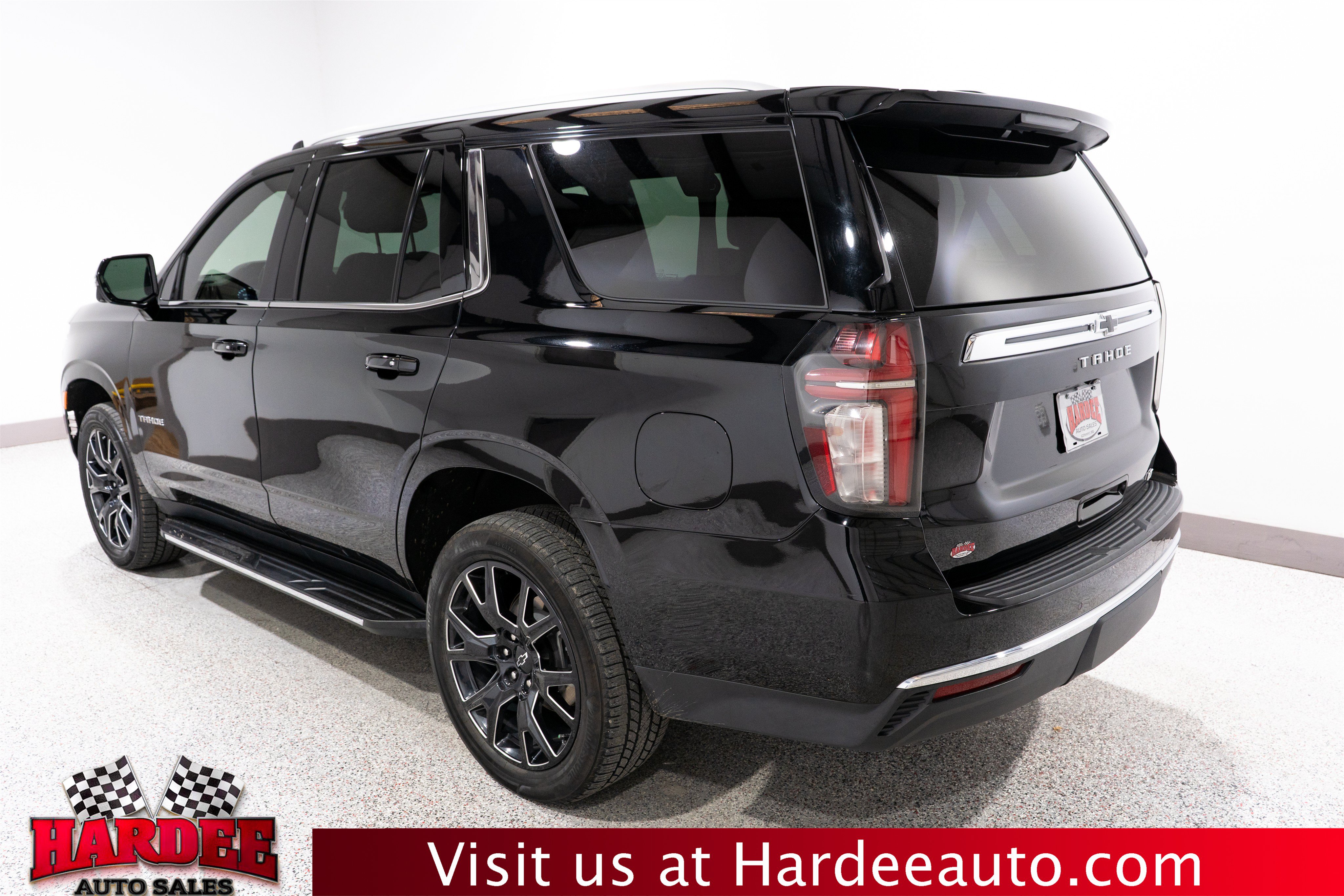 Used 2023 Chevrolet Tahoe LT w/ LT Signature Plus Package RWD image 3