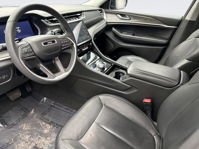 Used 2023 Jeep Grand Cherokee Limited image 10