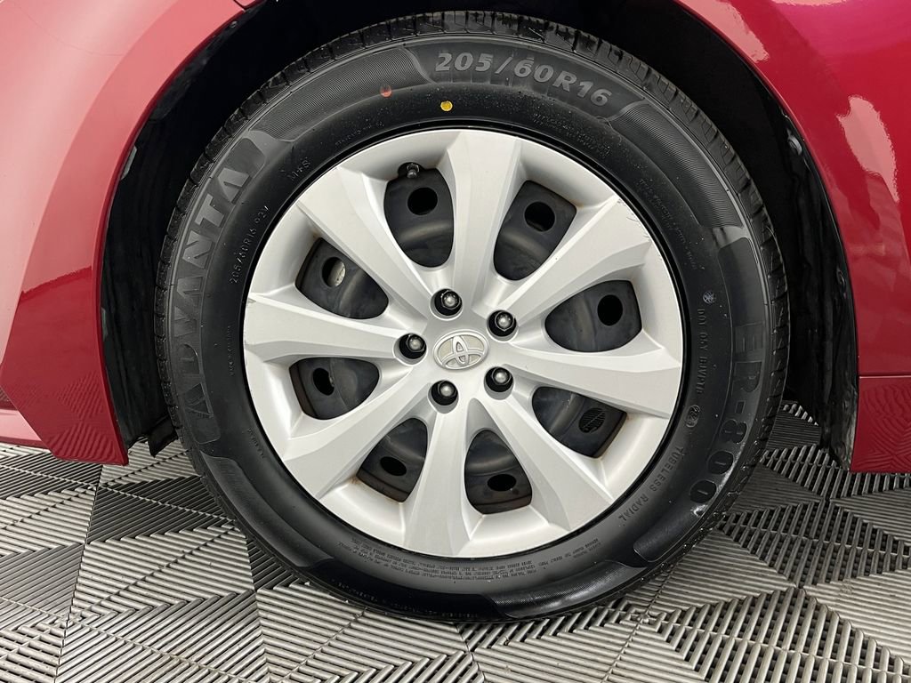 Used 2022 Toyota Corolla LE image 20