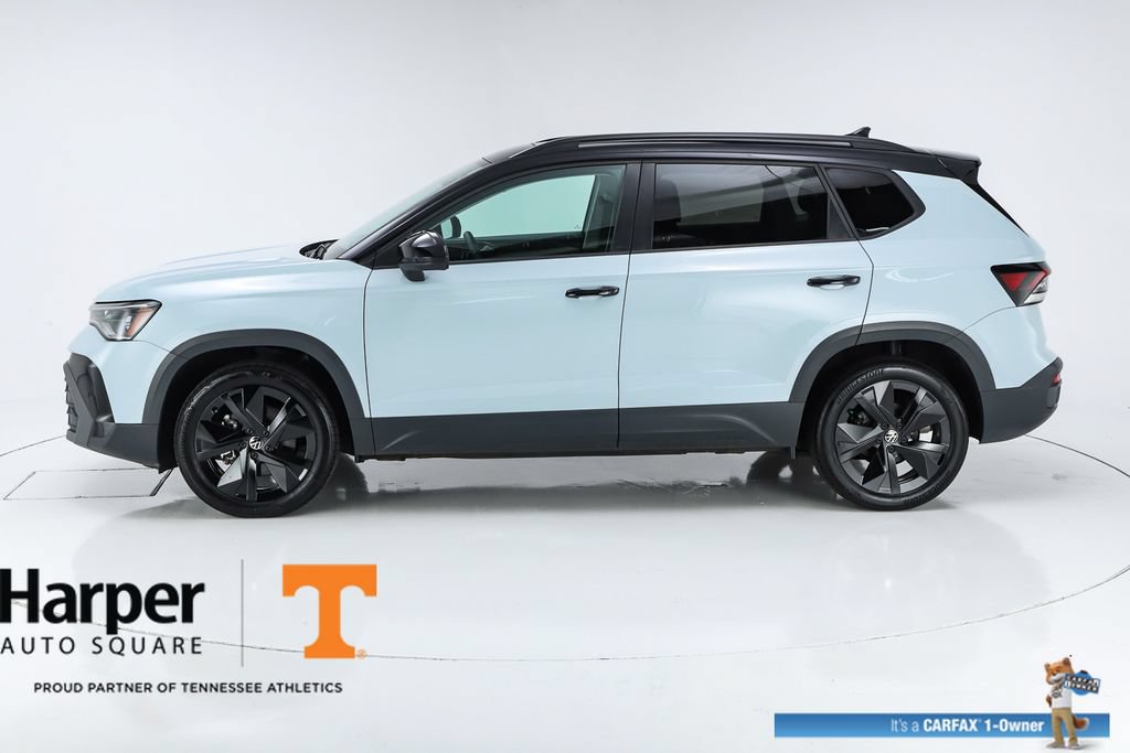 Used 2025 Volkswagen Taos SE FWD image 39