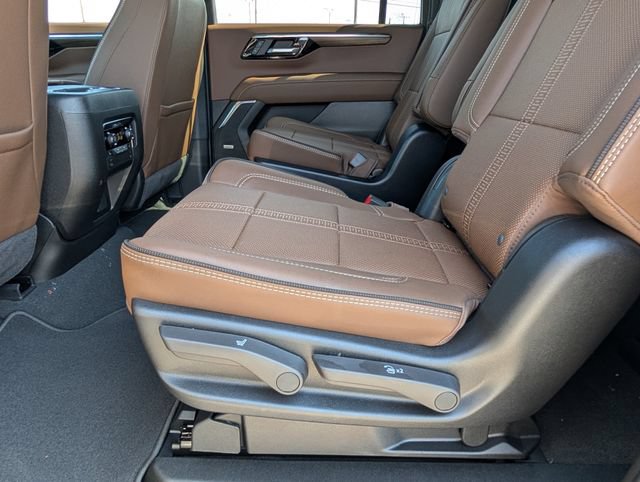 New 2026 Chevrolet Suburban High Country AWD/4WD image 7