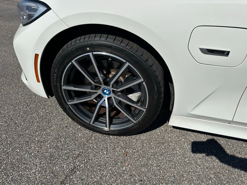Used 2022 BMW 330e w/ Driving Assistance Package image 12