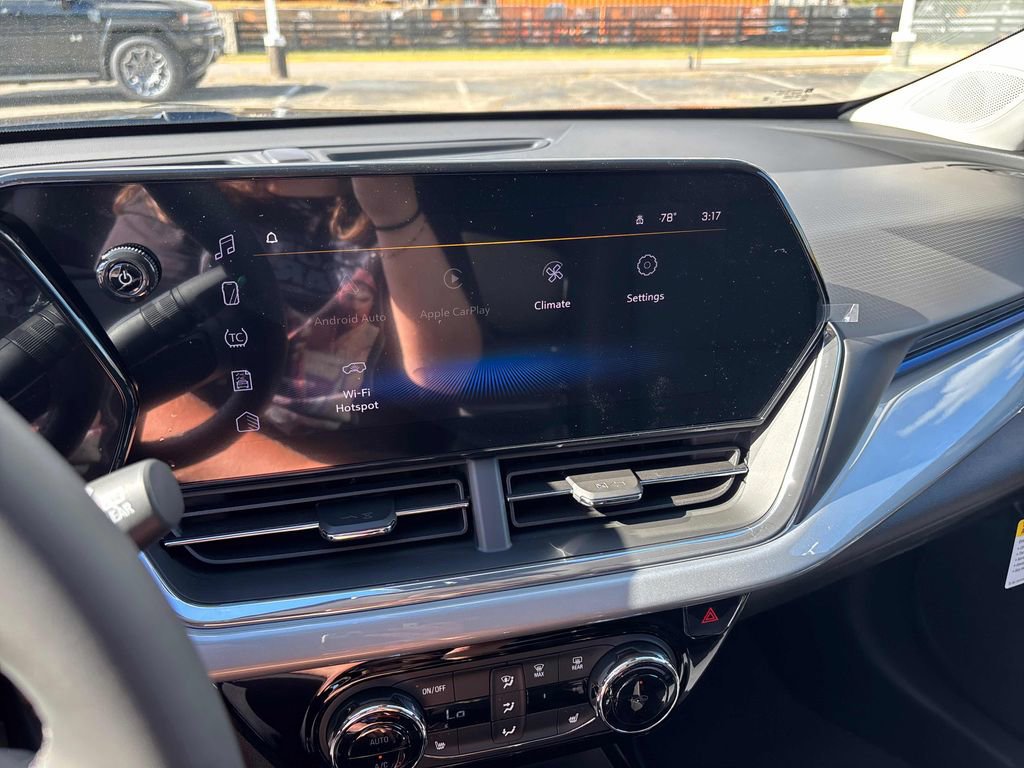 New 2026 Chevrolet Trax LT w/ Driver Confidence Package image 22