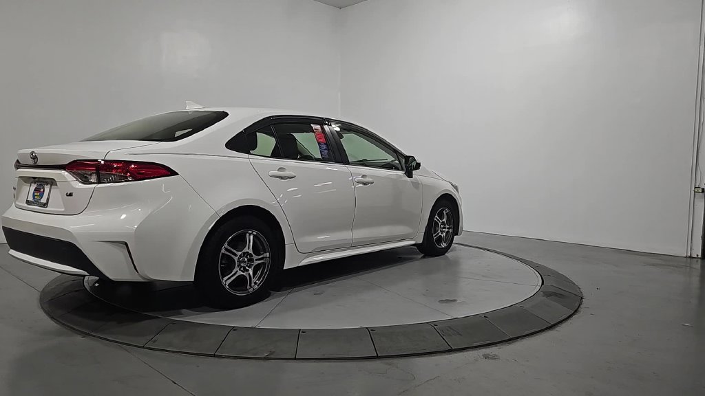 Used 2020 Toyota Corolla LE FWD image 5