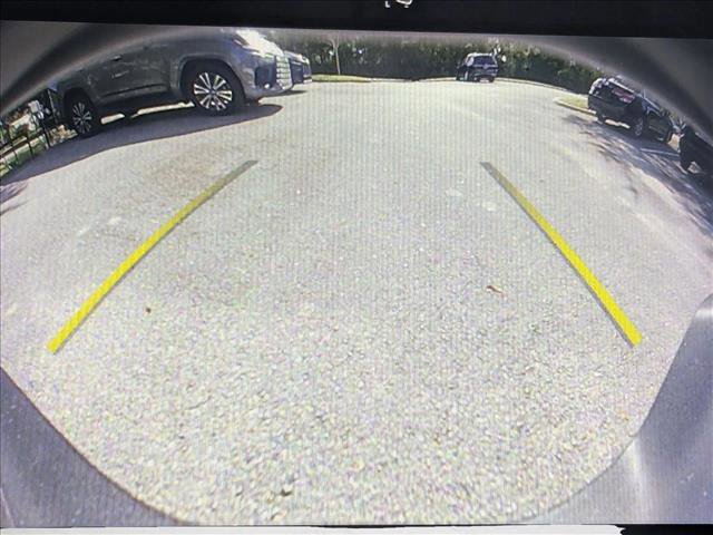 Used 2019 Volvo XC40 T5 Momentum image 13