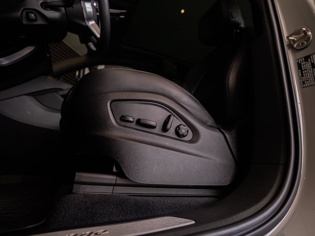Certified 2023 Porsche Cayenne Coupe AWD/4WD image 13